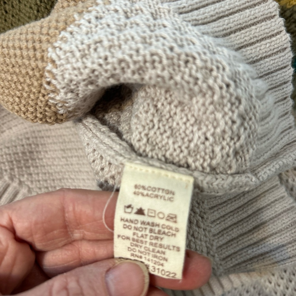 Hem & Thread Multicolor V-Neck Sweater - Picture 6 of 6